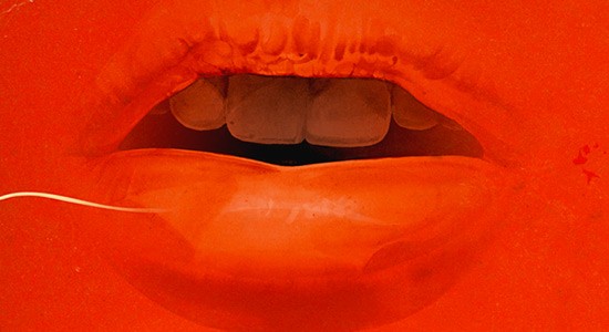 hellovon-red-lips